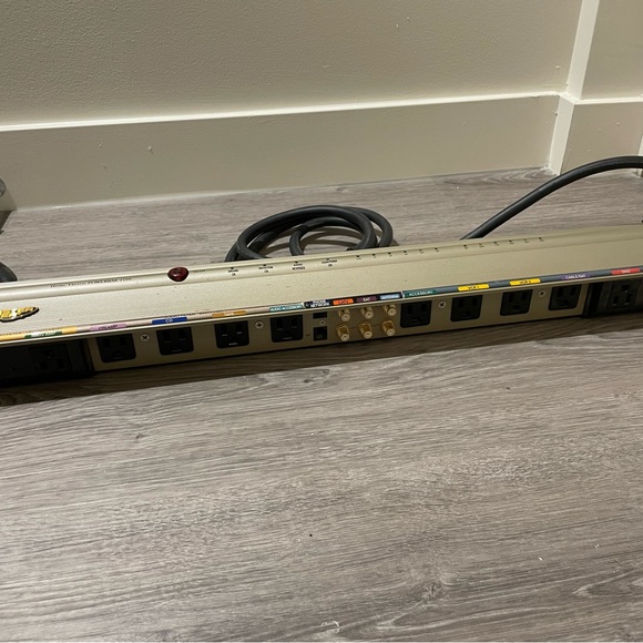 Monster Power Home Theatre Powerbar 2100 - Picture 3 of 4